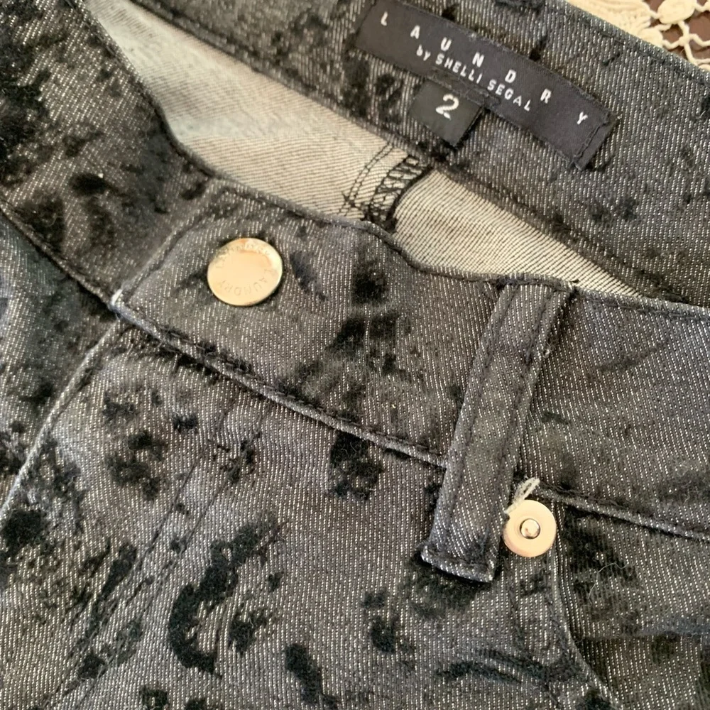 LAUNDRY by Shelli Segal Black bootleg Textured 62% cotton slacks size 2 …